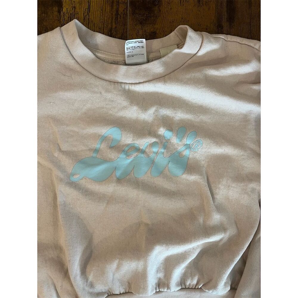 Levi's Women's Cropped Sweatshirt Pink Blue Logo Size M Long Sleeve Casual - Picture 2 of 5